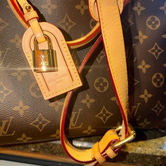 Louis Vuitton (Grand Palais) Brown and Tan Monogram - Picture 4 of 16